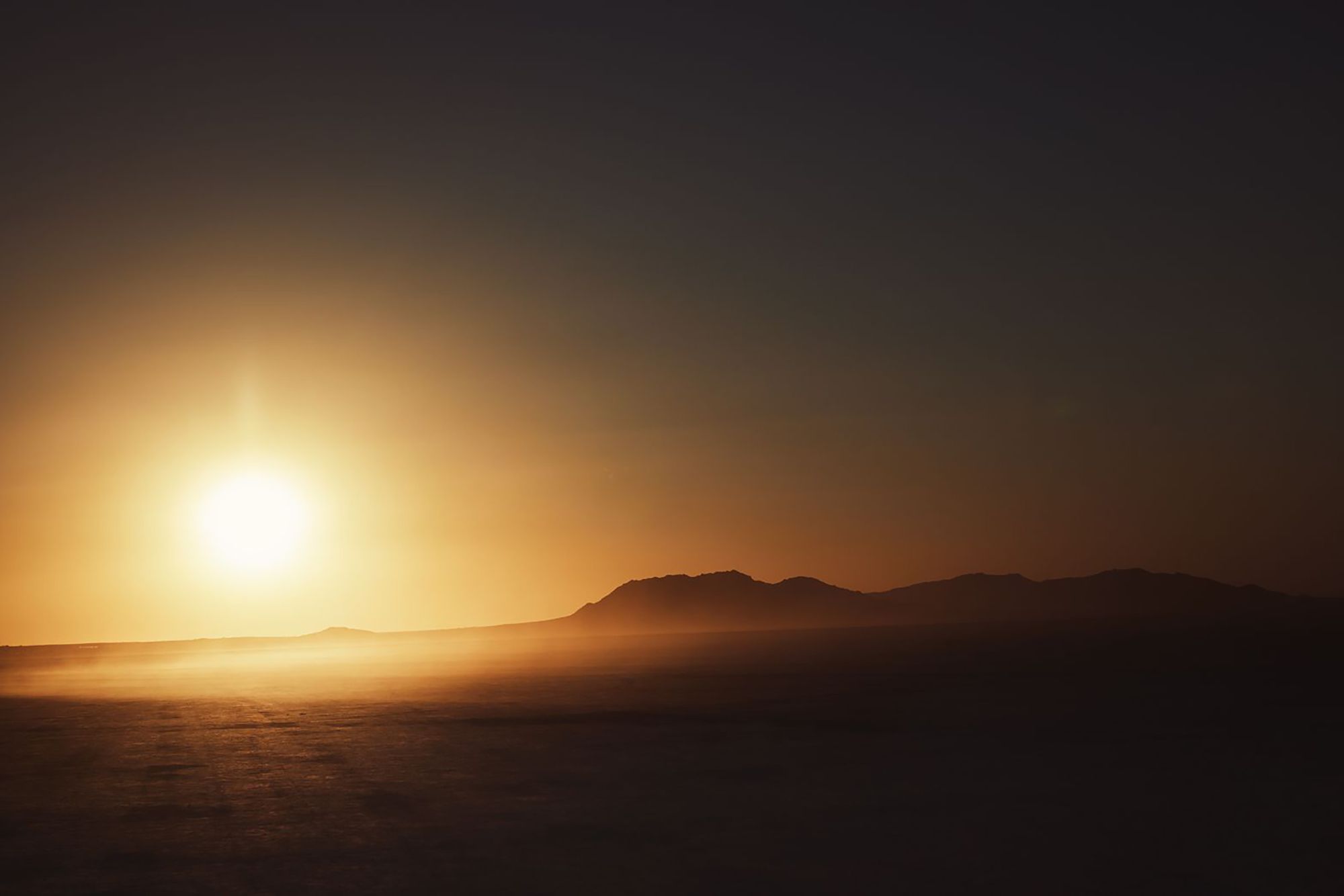 Porsche 718 Cayman GT4 RS Meets Lake El Mirage: A Visual Masterpiece